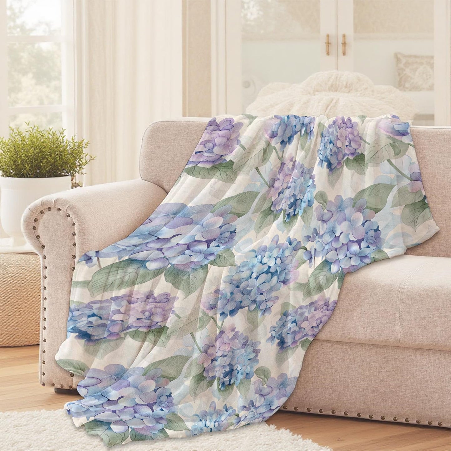 Hydrangea Floral Throw Blanket for Girls Boys Kids Adults, 50x60 in, Cozy Flannel Blanket for Bedroom, Camping, Couch, Room Decor, Fuzzy Warm Soft Gifts