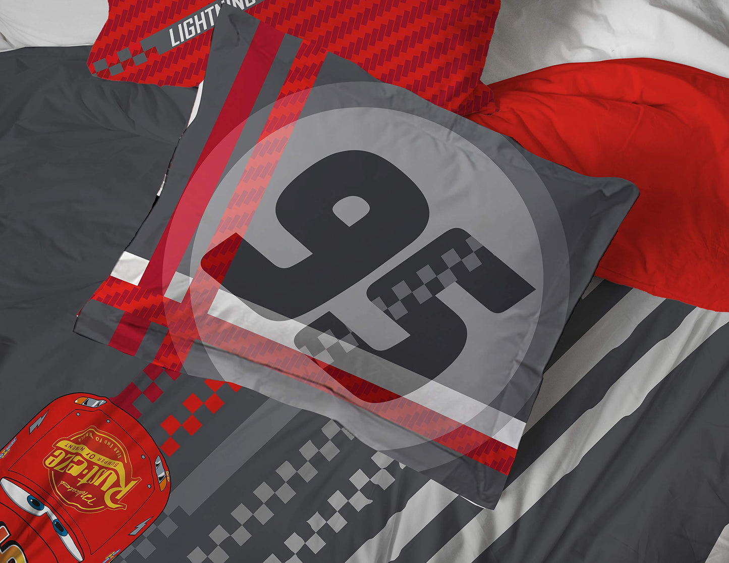 Jay Franco Disney Pixar Cars 5 Piece Twin Comforter Set - Comforter, Sheets & Sham with Lightning McQueen Kids Bedding, Super Soft Fade Resistant Microfiber, Machine Washable, (Official Disney Pixar)