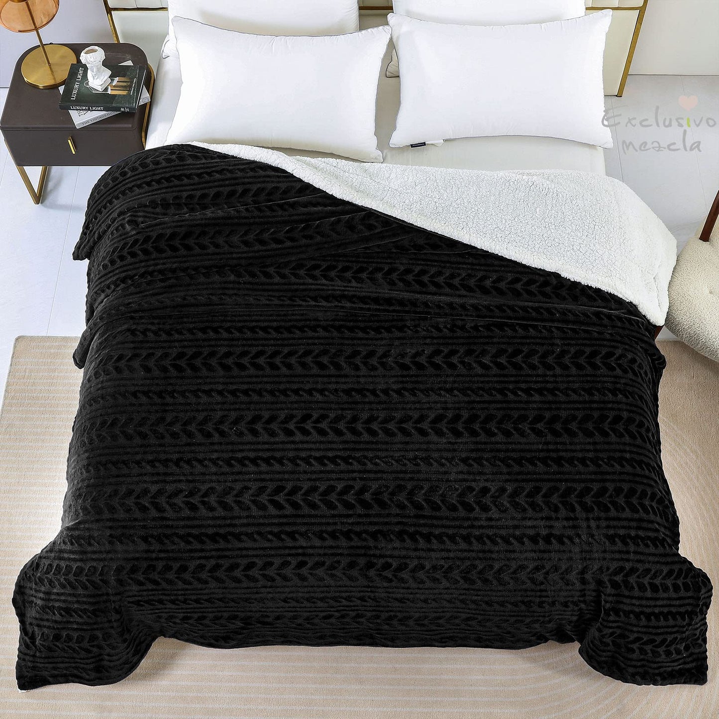 Exclusivo Mezcla Twin Size Sherpa Fleece Bed Blanket, Reversible Velvet Warm Blankets for Bed Couch Sofa, 90x66 Inches, Dark Black