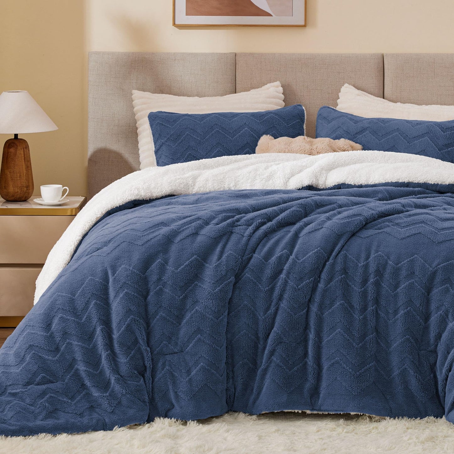 BEDELITE Fluffy Queen Comforter Set - Super Soft Sherpa Navy Comforter for Queen Size Bed, Luxury Warm Bedding Set for Winter, Fuzzy Bed Set 3 Pieces (1 Comforter, 2 Pillowcases)