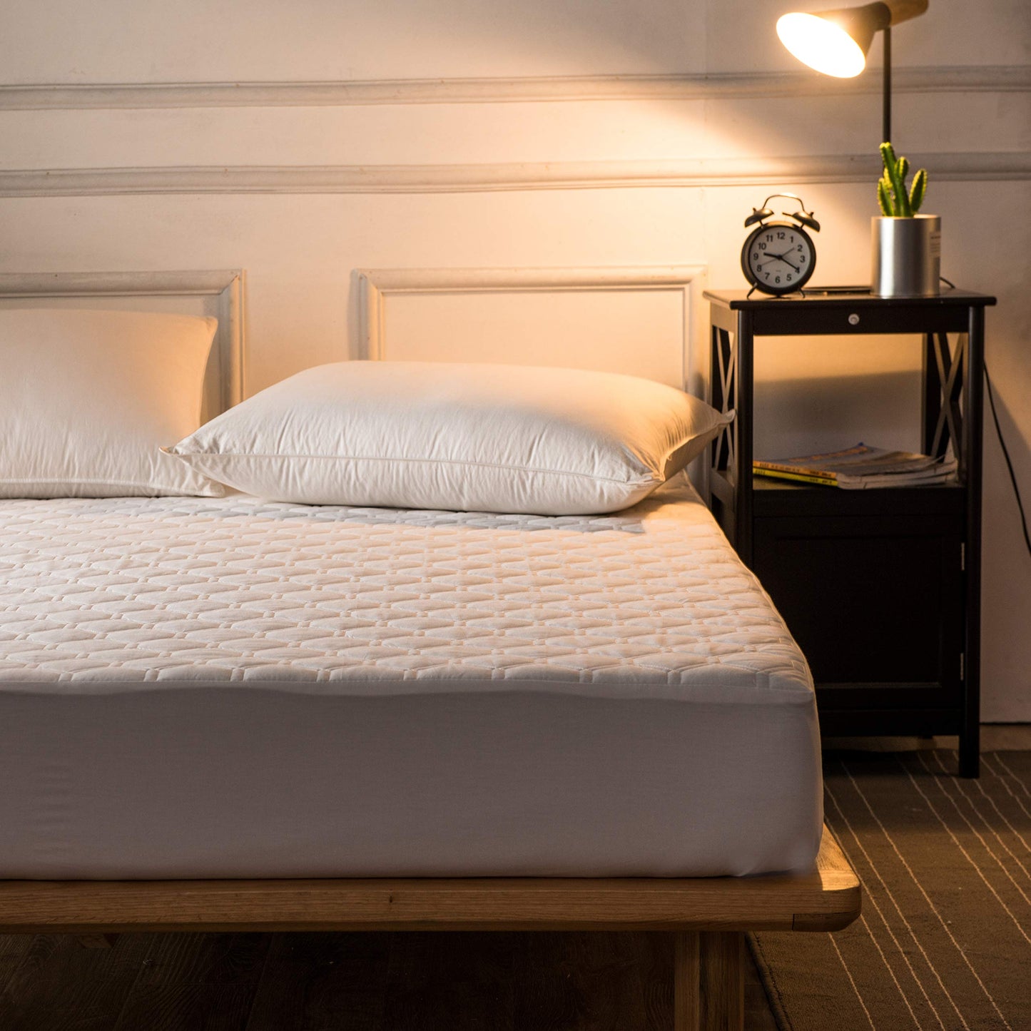Hani Minna Premium Quilted Fitted Mattress Pad Protector Made with Natural Combed Cotton - Cooling and Breathable Mattress Topper (Queen)