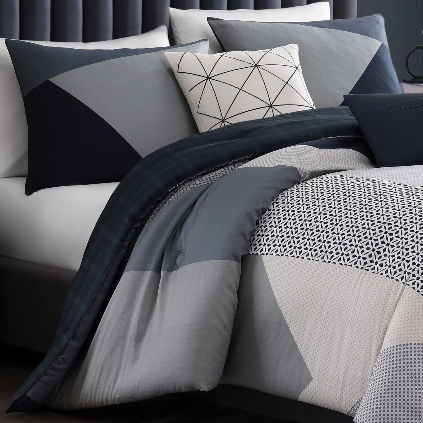 Bebejan Geo Fusion 5 Piece Comforter Set, 100% Cotton Sateen, 220 Thread Count, Patchwork Reversible Bedding Comforter Set, 1 Comforter, 2 Shams & 2 Pillows (King/Cal King)