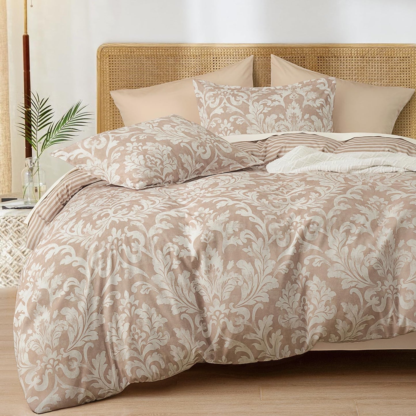 PHF Ultra Soft Floral Duvet Cover Queen Size, Printed Bedding Set 3 Pieces, Comfy Farmhouse Pattern Duvet Cover Set with 2 Pillow Shams, Zipper Closure and 8 Ties, 90"x90", Paisley-red