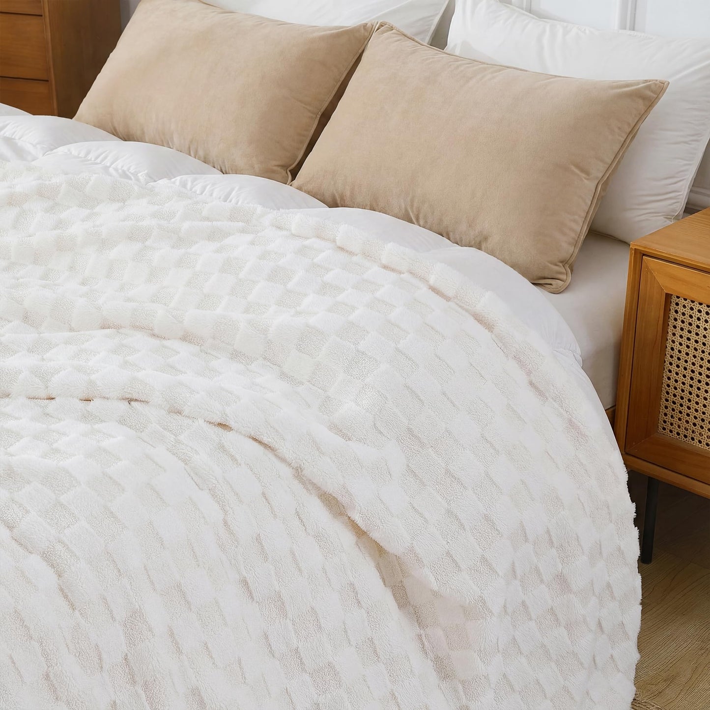 Luxury 3D Square Grid Faux Fur Throw Blanket – Reversible Soft Teddy Velvet & Flannel – Thick Warm Fuzzy Plush Blankets for Couch, Bed & Sofa – Machine Washable Gift for Women Throw 50x60 inches