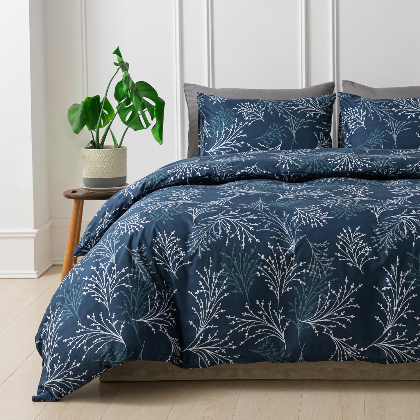 Lekesky Reversible Duvet Cover Queen Size, Navy Blue Branch Comforter Cover Queen 3pcs Microfiber Botanical Bedding Set with Zipper Closure Corner Ties