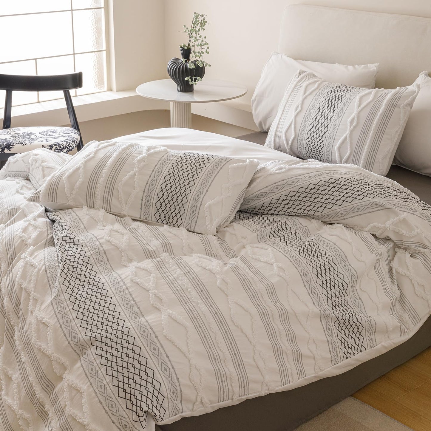 CLOTHKNOW White Black Bohemian Queen Comforter Set Jacquard Clipped Bedding Comforter Sets Soft Farmhouse All Season