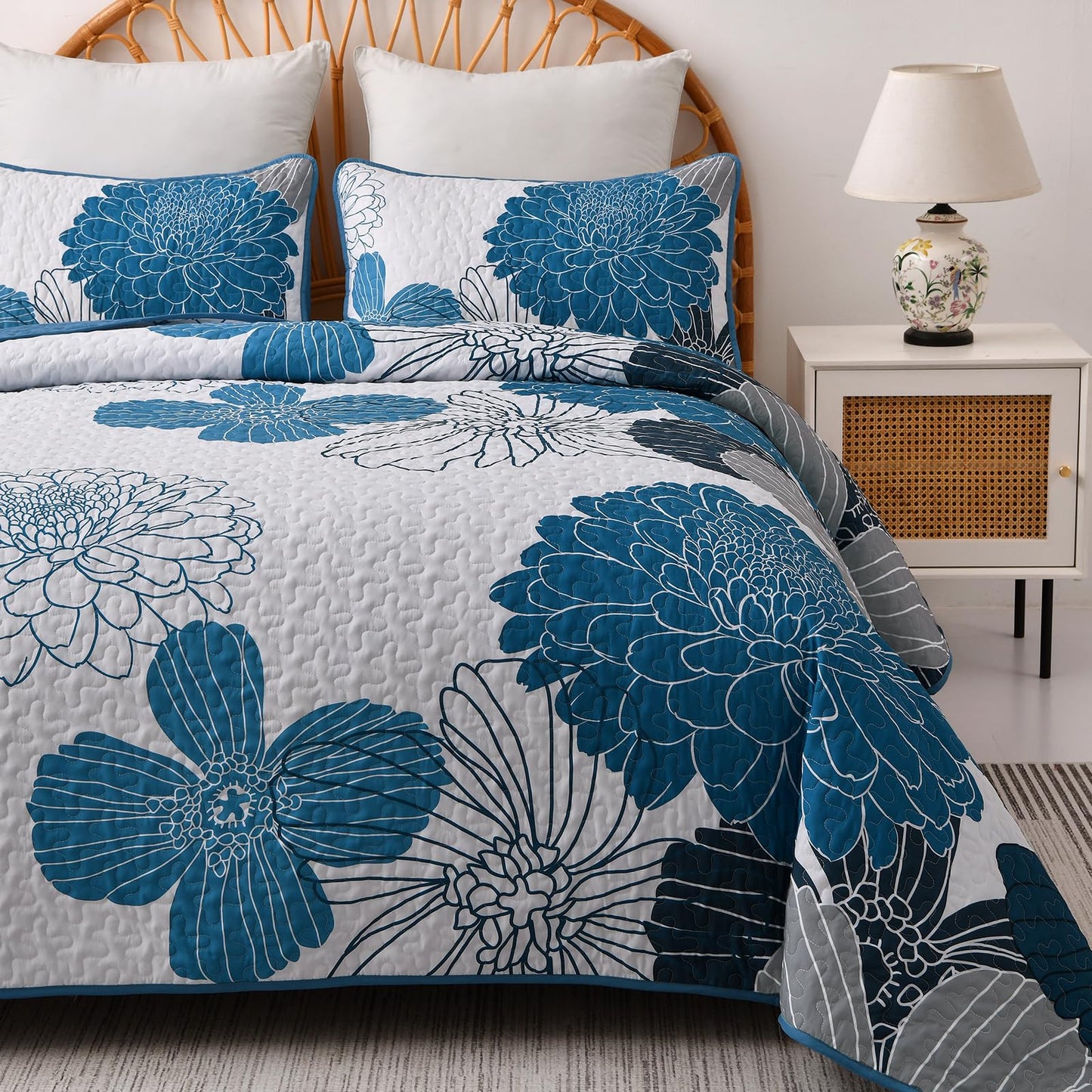 Queen Quilt Sets Blue Floral Pattern Quilt Bedding Set, 3 Pieces Botanical Quilt Bedspread Coverlet Set Soft Microfiber Bed Coverlet Bedding Set for All Season(96" x 90)