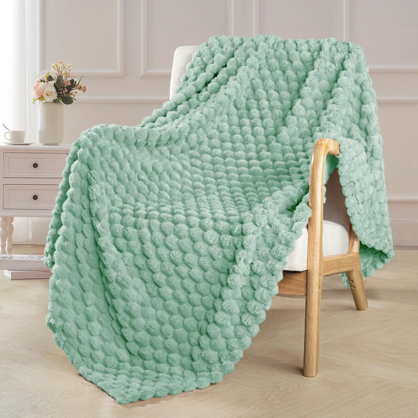Exclusivo Mezcla Extra Large Fleece Throw Blanket for Couch, 50x70 Inches Stylish Jacquard Soft Throw Blanket, Fuzzy Cozy Lightweight for All Season, Sage Green