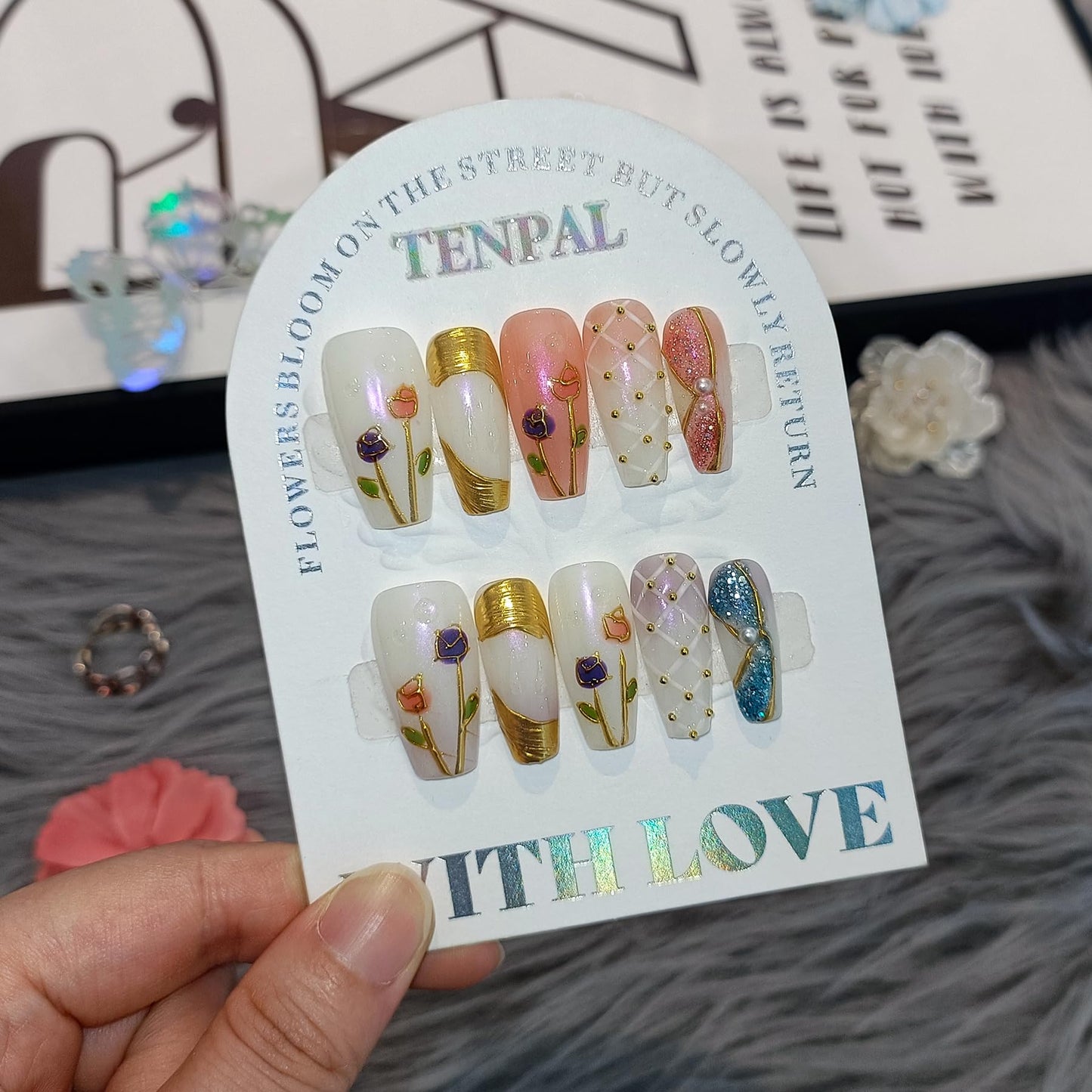 TENPAL 10Pcs Artisan Press on Nails with Kit,Hand-Painted Tulip Coffin 3D Champagne Gold & Heirloom Glitter Fake Nails,Acrylic Glossy Vintage Luxe Gel Effect for Women(XS)