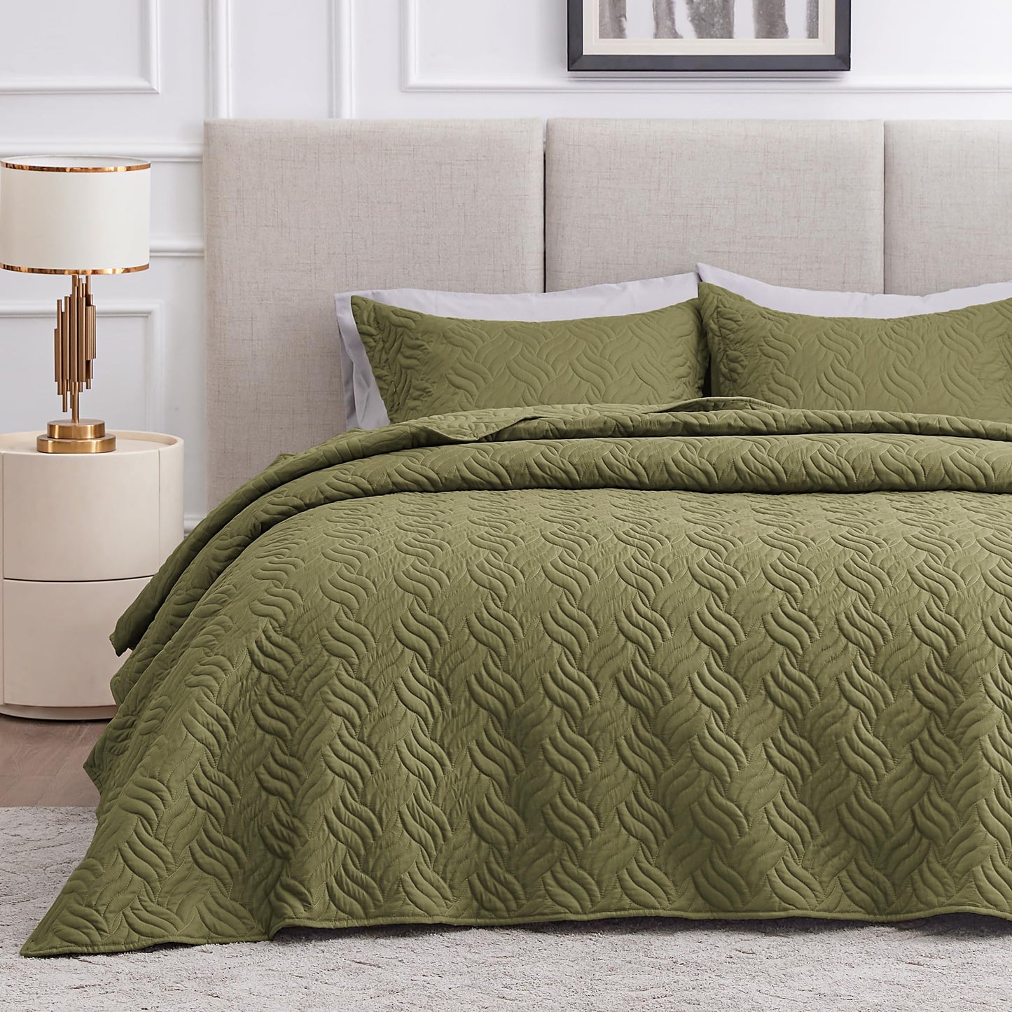 Love's cabin California King Size Quilt Bedding Set Olive Green Bedspread - Cal King Summer Lightweight Bedspread Comforter - Wave Pattern Coverlet for All Season - 3 Pieces (1 Quilt, 2 Pillow Shams)