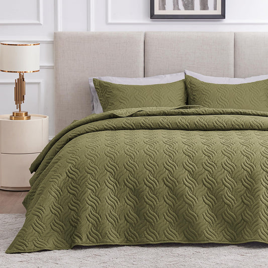 Love's cabin California King Size Quilt Bedding Set Olive Green Bedspread - Cal King Summer Lightweight Bedspread Comforter - Wave Pattern Coverlet for All Season - 3 Pieces (1 Quilt, 2 Pillow Shams)