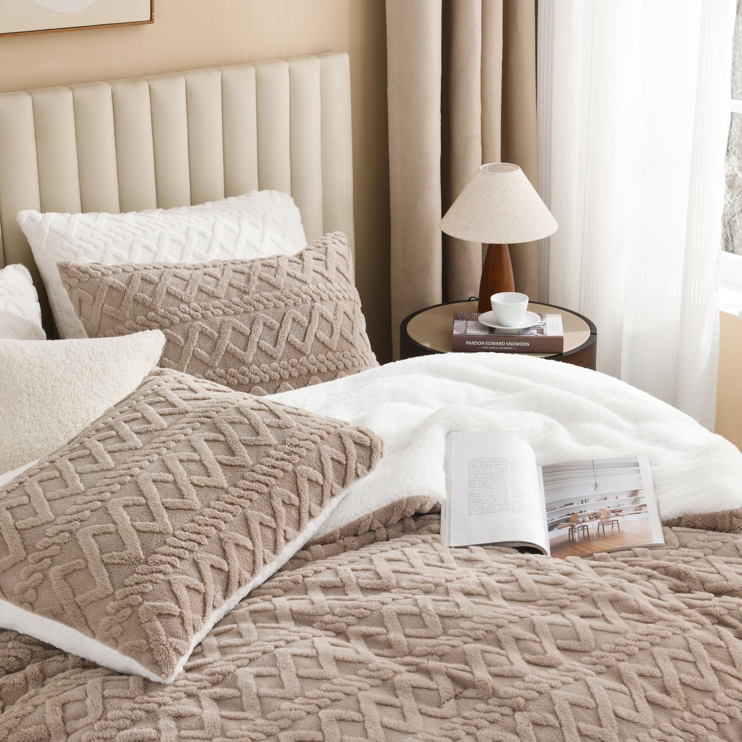 Andency Fluffy Sherpa Queen Comforter Set, Super Soft Khaki Fleece Warm Bedding for Winter, Luxury Jacquard Boho Thick Fuzzy Plush Bed Set 3 Pieces(1 Shaggy Comforter, 2 Pillowcases)