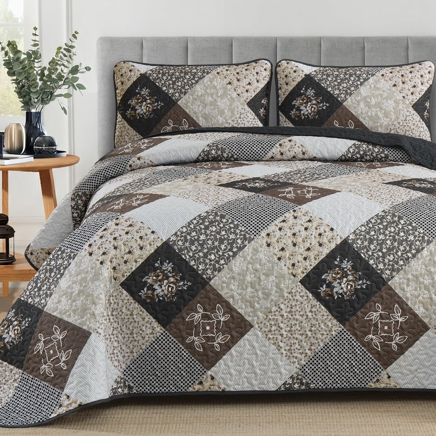 Dinjoy Black Brown Quilt Set King Size,Reversible Floral Plaid Patchwork Pattern Bedding Set Soft Microfiber Lightweight Bedspread Coverlet 3 Piece Spring Summer Use (110"×90")
