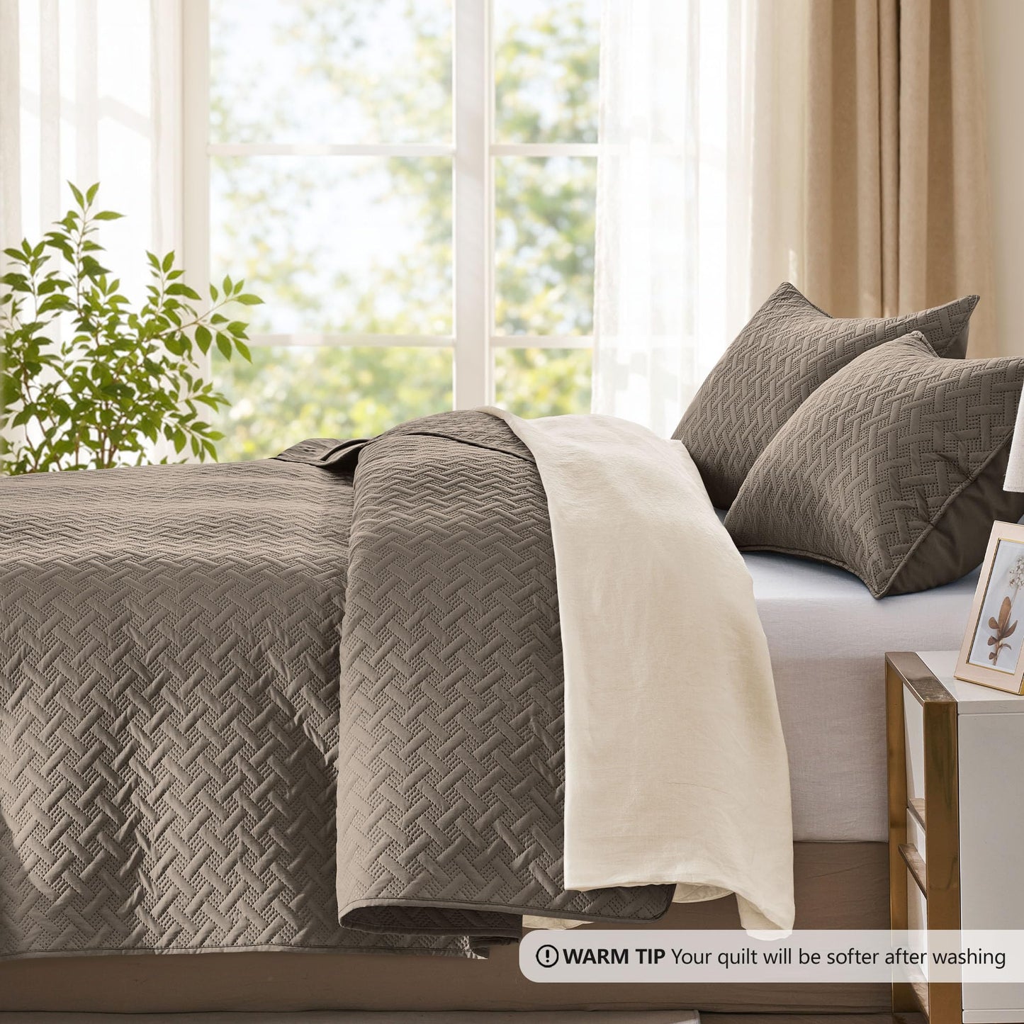 FLYMME Quilts Queen Size,Lightweight Mocha Brown Bedspreads,Basket Weave Pattern,Ultra Soft Microfiber Bed Coverlet 3 Pieces for All-Seasons (1 Quilt,2 Shams)