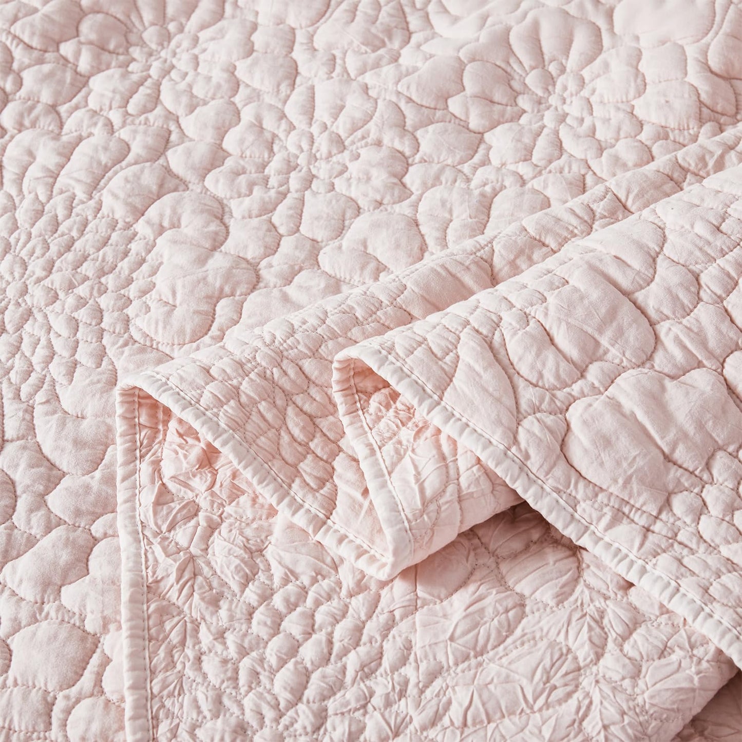 WINLIFE Pink Ruffled Quilt Set 3pcs, Queen Size 90''x98'' Stone Washed Crinkled Quilt Set with Pillow Shams, Lightweight Microfiber All Season Bedspread Coverlet for Farmhouse Shabby Chic Bedroom