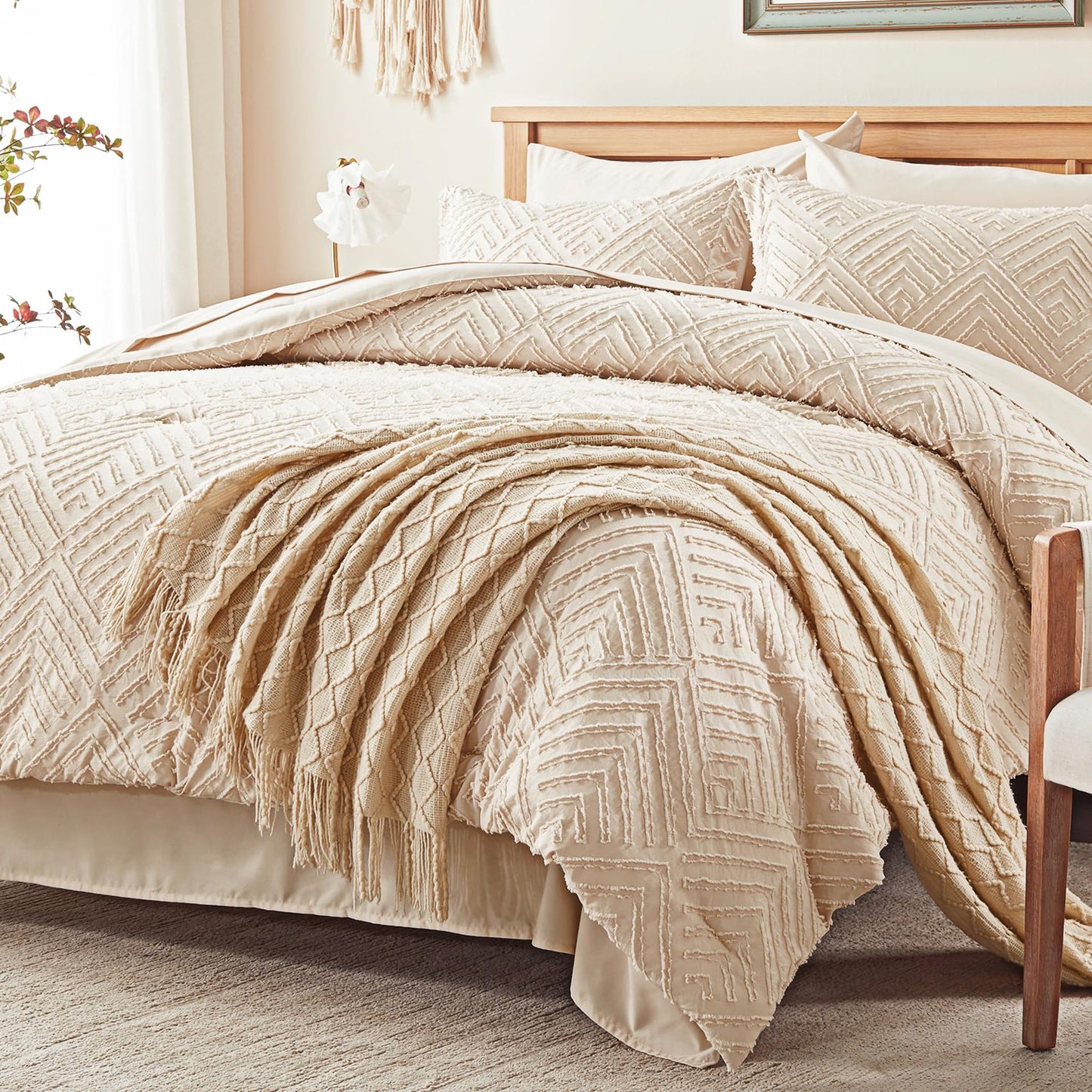 Zzlpp Queen Comforter Set 7 Pieces, Beige Bed in a Bag Queen Size, Tufted Boho Bedding Set with 1 Comforter, 2 Pillow Shams, 2 Pillowcases, 1 Flat Sheet, 1 Fitted Sheet