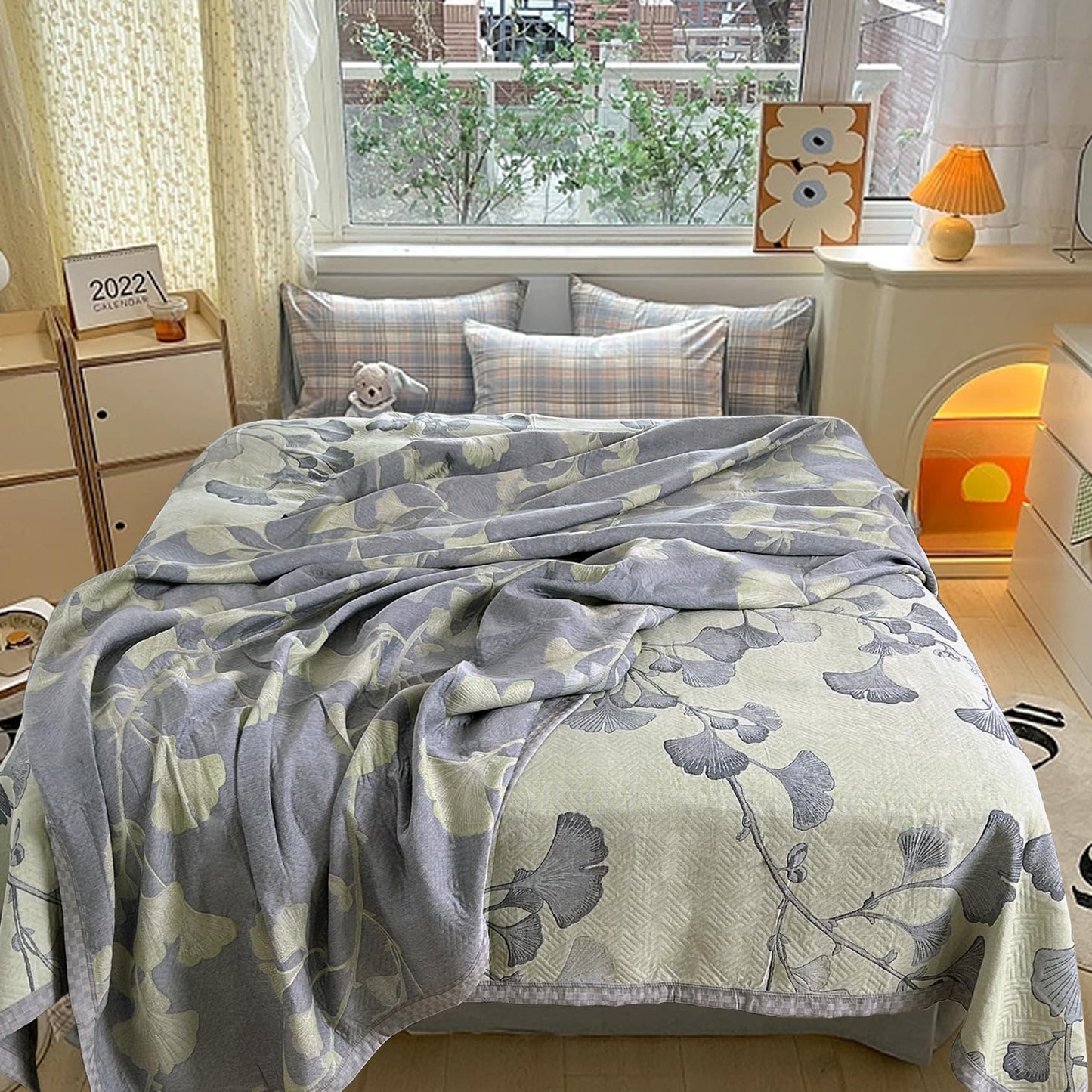 Bifqioy Ginkgo Leaf Quilt Queen Size Green Gray Reversible Cotton Bedspread Coverlet for All Seasons Lightweight Muslin Quilt Throw Blanket for Bed, Couch(Queen)