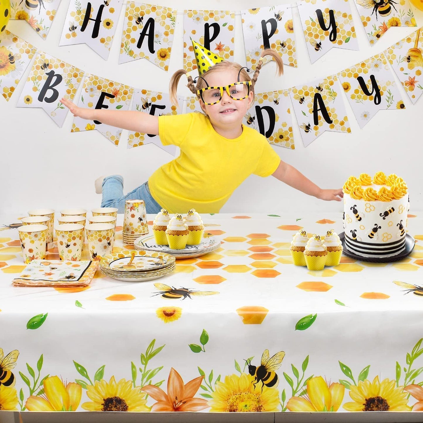 WERNNSAI Bee Tablecloth - 1 Pack 108"x54" Disposable Plastic Table Cover