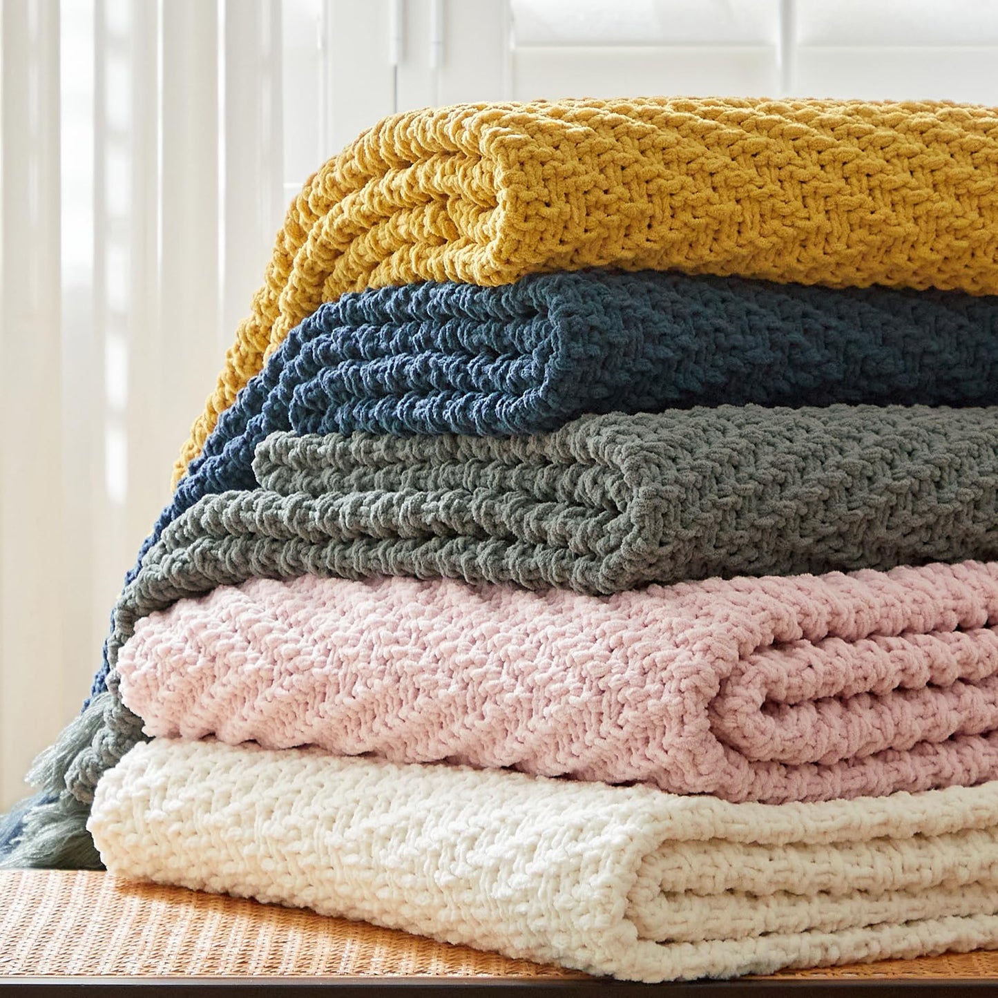 Longhui bedding Knitted Throw Blanket for Couchh, Soft, Cozy Machine Washable