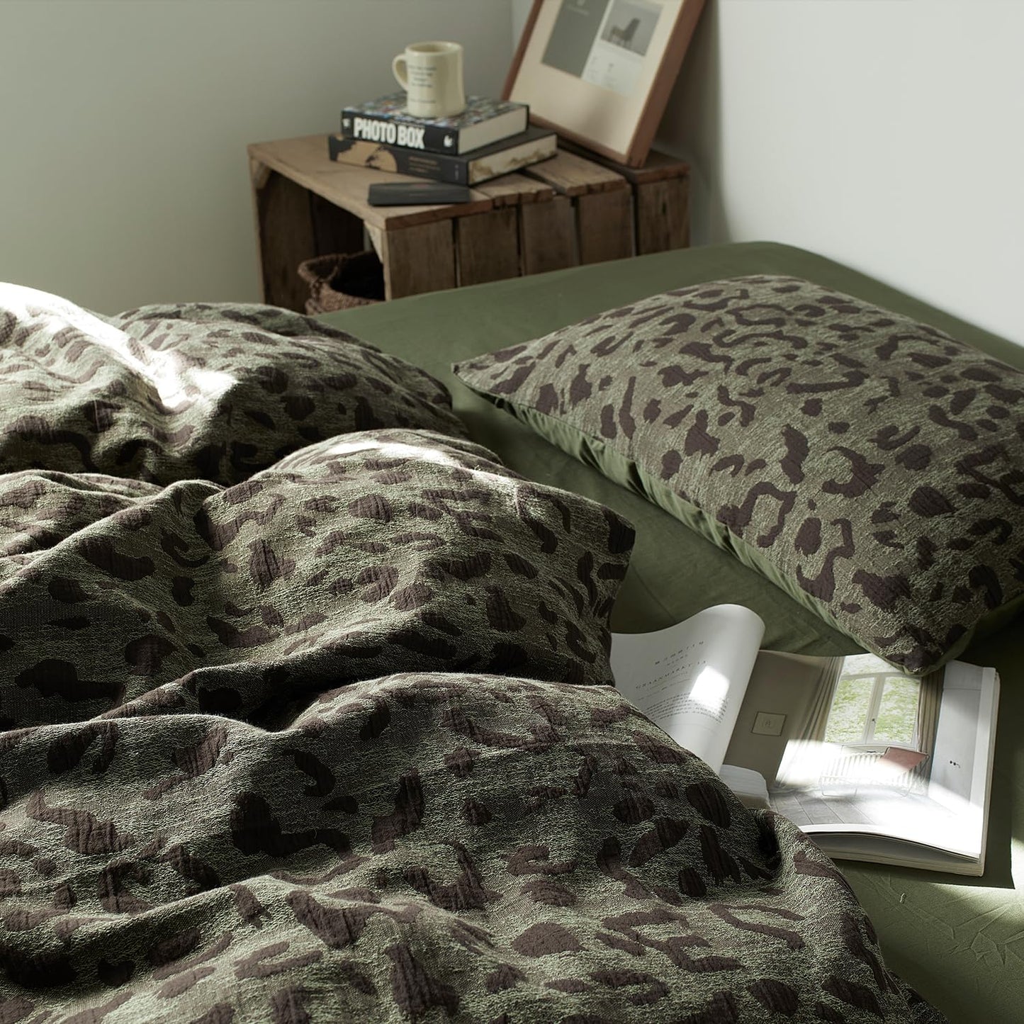 mixinni Leopard Duvet Cover King Size, Premium Yarn-Dyed Jacquard Cotton Duvet Cover with Green Leopard Print, Farmhouse Bedding Set with 2 Pillowcases Perfect for Him and Her-(King Size, Green)