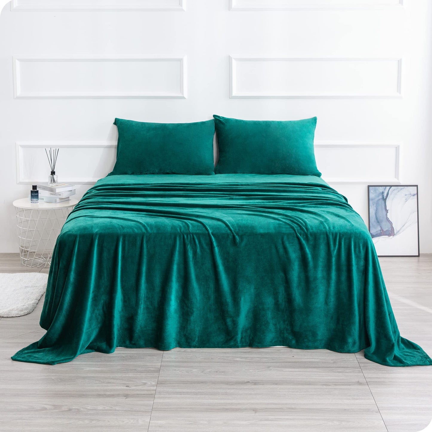 Micro Fleece Sheets Set Queen Size – No Pilling and Extra Soft Bed Sheets Set – Velvet Plush and Cozy Warmth Sheets with Deep Pocket for All Season & Chritmas (Queen, Green Color,4 Piece)