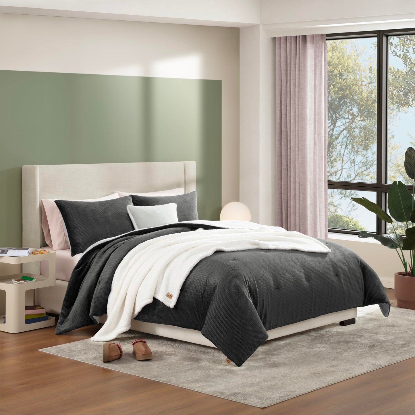 UGG Remina Comforter Set 5 Piece Bed in a Bag with Throw Blanket, Decorative Pillow, Shams, and Reversible Comforter Hypoallergenic Washable Luxury Warm Fluffy Bedding Set, Full/Queen, Charcoal Grey