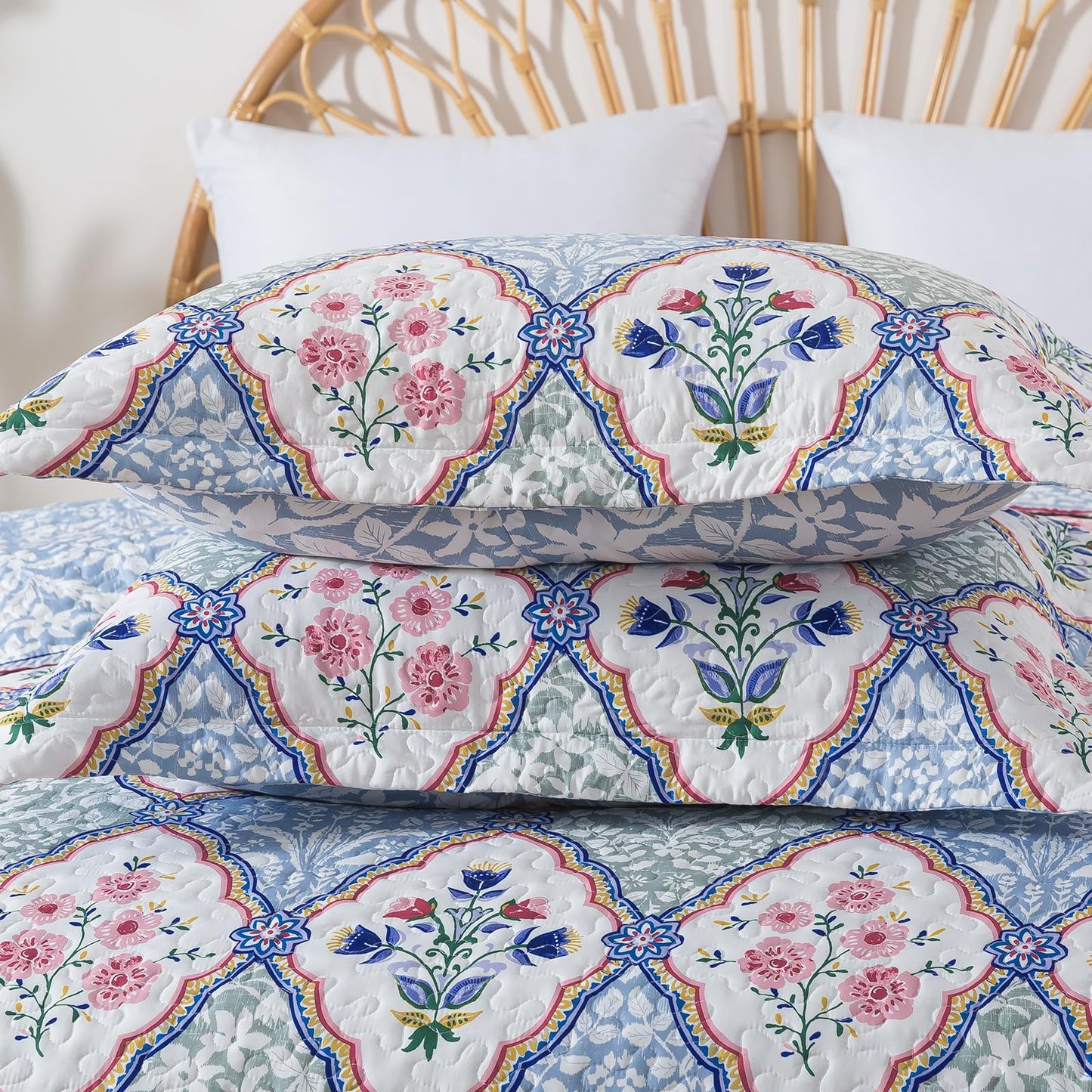 Etwel Lightweight Queen Size Quilt Set - Breathable Reversible Cotton Bedspread for Hot Sleepers, Farmhouse Floral Bedding Set with 2 Pillow Shams for All Season (90"x98", Light Blue Geometric)