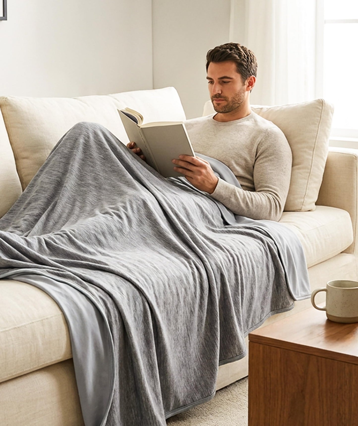 Everlasting Comfort Cooling Blanket for Hot Sleepers - Soft, Lightweight & Breathable Throw Blanket with Easy to Clean Material - Luxury Throws for Hot Flashes & Night Sweats (60"x80")