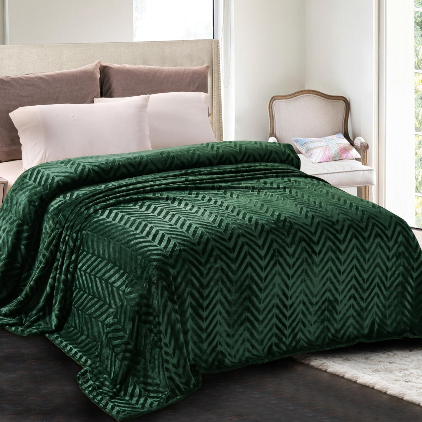 Whale Flotilla Flannel Fleece King Size Bed Blanket, Lightweight Breathable Soft Bedspread Plush Fluffy Coverlet Chevron Design Decorative Blanket for All Season, 90x104 Inch, Emerald Green