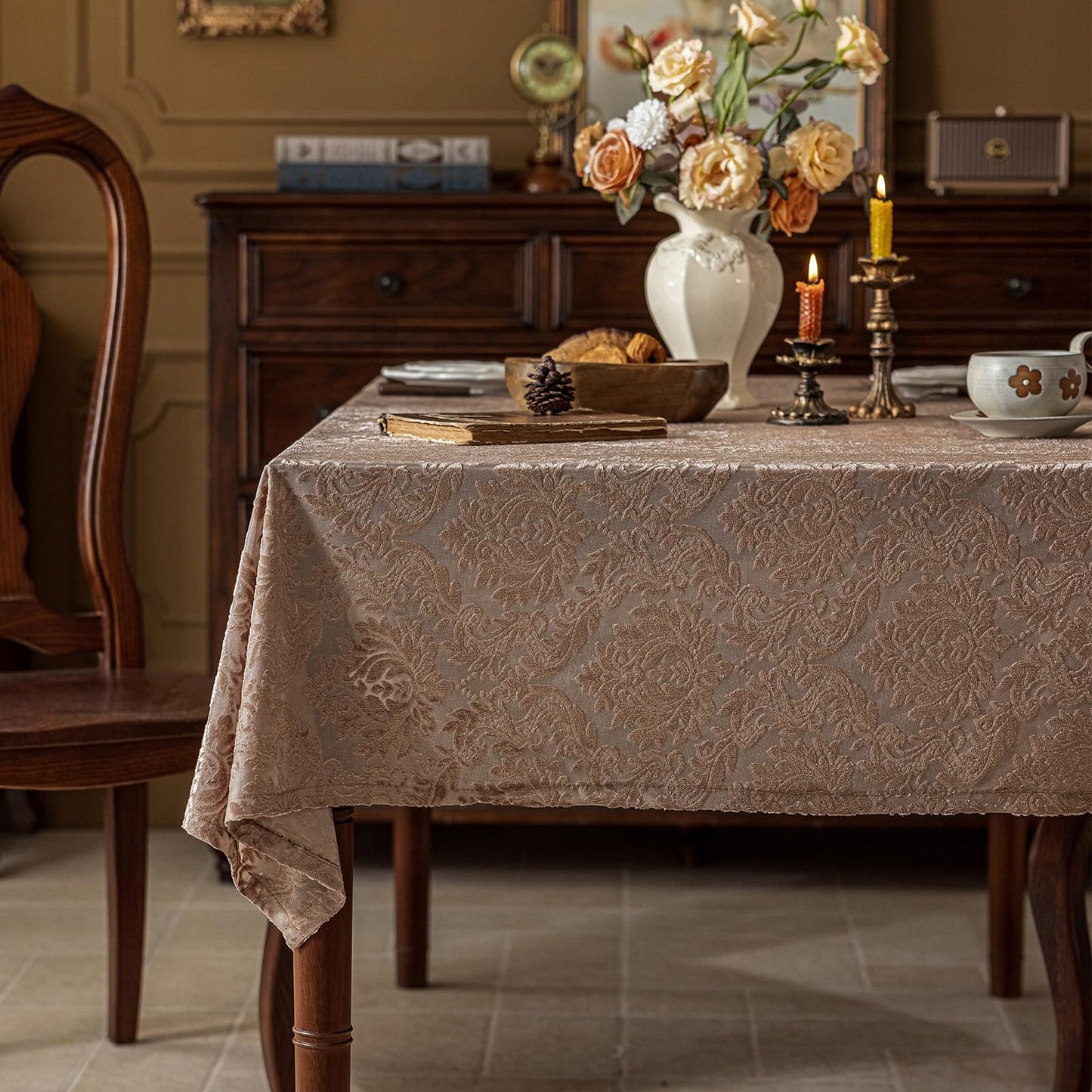 hometrixx Embossed Velvet Jacquard Table Cloth Rectangular 55x70Inch Floral Damascus Anti-Slip Heat-Resistant Polyester Table Cover for Home Dinner,Wedding Parties,Kithchen Decor