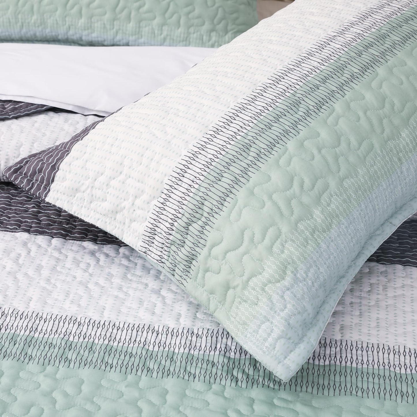 DURLENGEN Quilt Set King Size 3Pcs,Soft Microfiber Lightweight Bedspread,White & Green Striped Geometric Pattern Coverlet for All Season Layering(King 106x96,Mint Green)