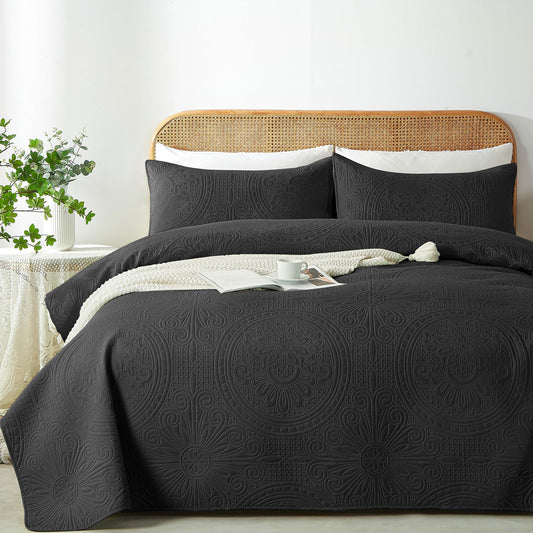 WURUIBO Twin Quilt Set Black,Ultrasonic Embossed Bedspread, Lightweight Microfiber Coverlet, Modern Thin Bedding Set for All Season, 2 Piece(1 Quilt,1 Pillow Shams)