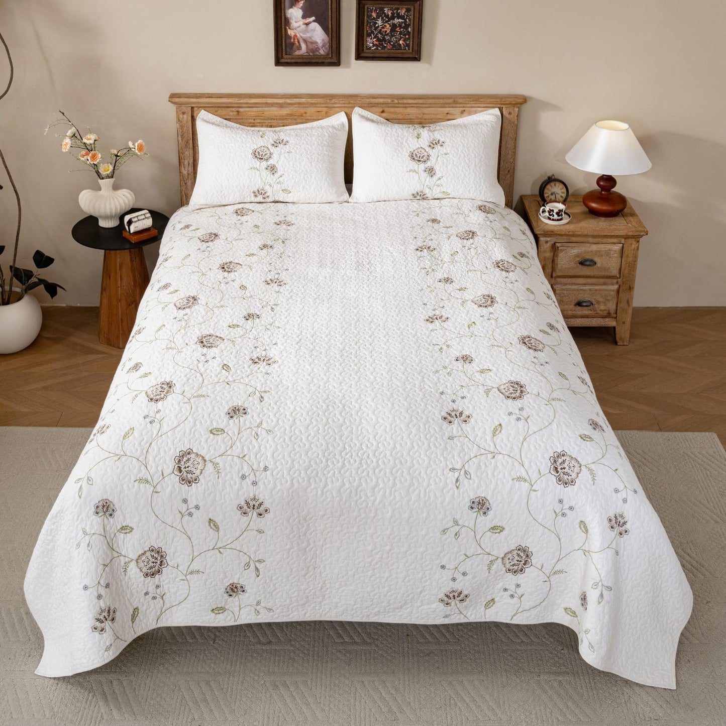 meadow park Embroidery Quilt Set 3-Piece Prewashed. 100% Cotton. Embroidery and Allover Quilting. Queen Size Bed Spread. Ivory Color.
