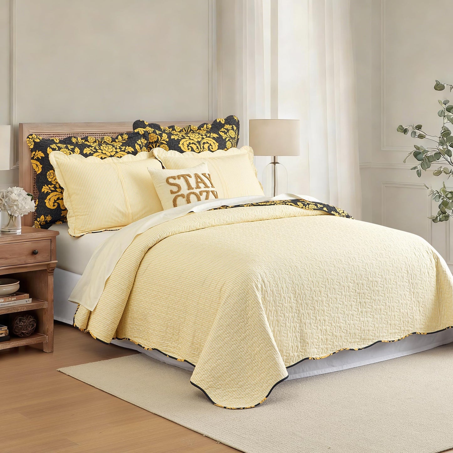 Cinefoso King Size Quilt - 100% Cotton Yellow Striped Bedding Set - Reversible Scallop Quilt Bedspreads- Quilted Modern Farmhouse Coverlets - Lightweight for All Season - Pre-Washed 3-Piece