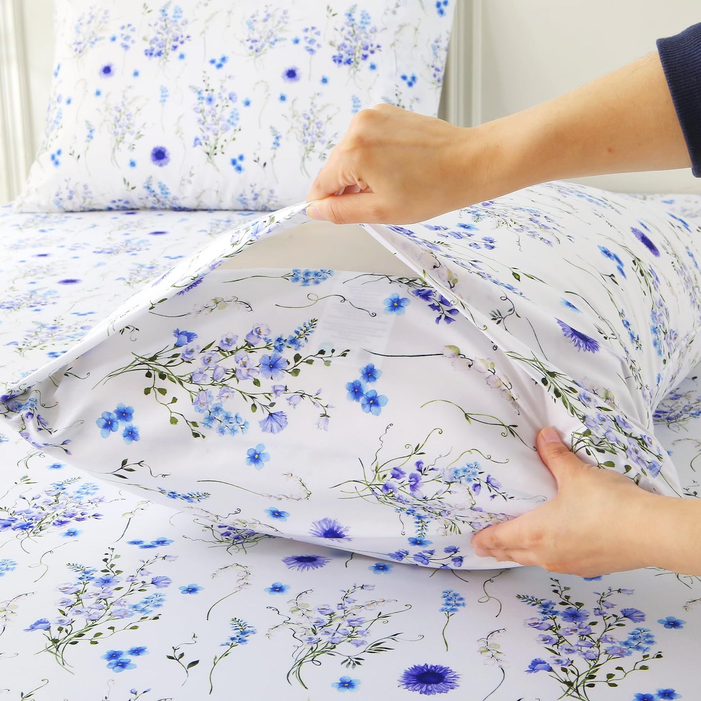 MUXHOMO Full Size 4 Piece Sheet Set, Soft & Breathable Sheet Set for Bedroom with Deep Pocket Up to 16", Wrinkle-Free & Cooling Bed Sheet with Flat Sheet, Fitted Sheet & Pillowcases - Indigo Mystical