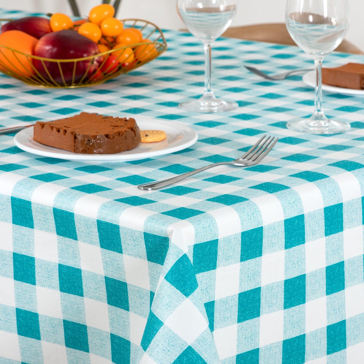 vortiara 52'' X 70'' Checkered Tablecloth Disposable Vinyl Tablecloths with Flannel Backing Wipeable Spillproof Plastic Table Cover PVC Waterproof Table Cloth for Indoor Outdoor
