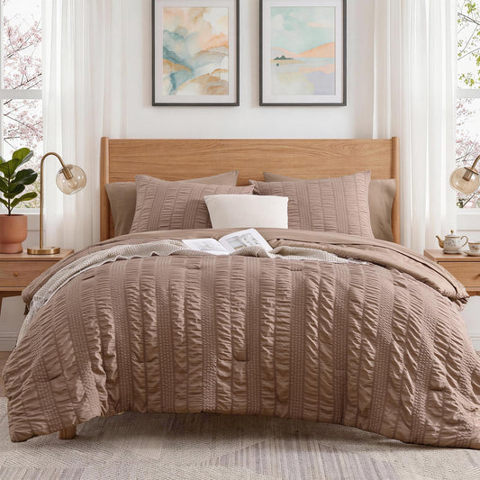 CASAAGUSTO Queen Comforter Set, 7 Pieces Brown Seersucker Bed in a Bag Queen Size Soft All Seasons, Bedding Sets with Comforter, Flat Sheet, Fitted Sheet, 2 Pillow Shams, 2 Pillowcases