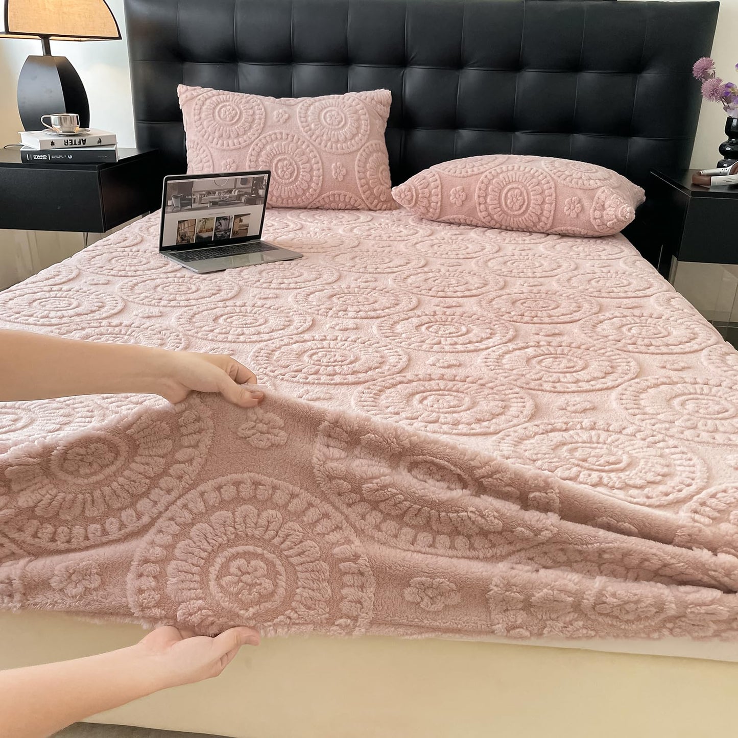 LweiPsqLin Twin Fitted Sheet Only - Deep Pocket Fluffy Velvet Fitted Bed Sheet - Ultra Soft, Wrinkle & Fade Resistant, Boho Floral Light Pink Bedding
