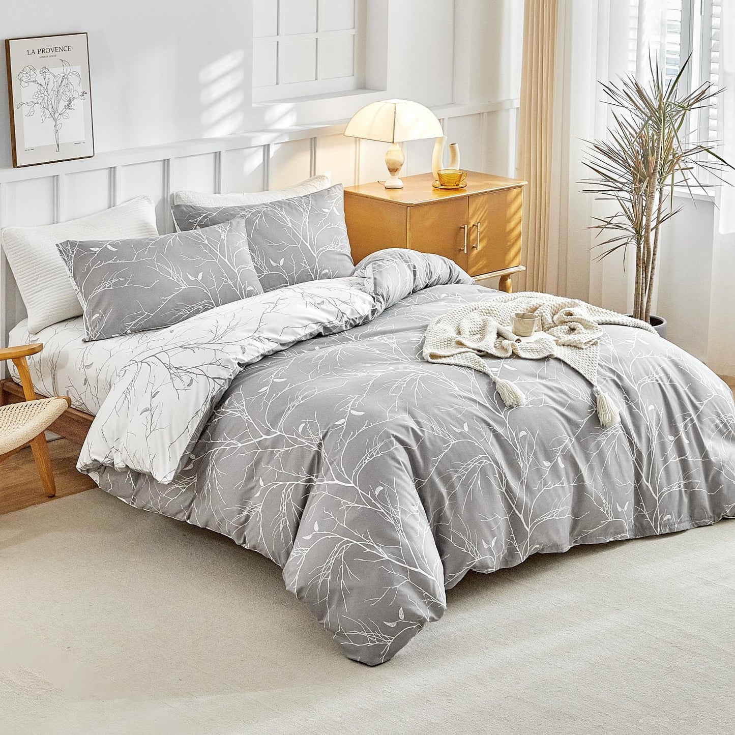 Lekesky Duvet Cover Queen Size with Fitted Sheet - 4 Pieces Printed Soft Bedding Set, Includes 1 Duvet Cover 90x90 Inches with Zipper Closure & 8 Ties, 2 Pillow Cases, 1 Fitted Sheet, Grey Leaves