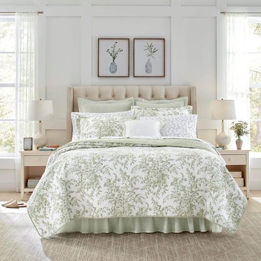 Laura Ashley – Twin Quilt Set, Soft & Lightweight Bedding with Matching Shams, Reversible Floral Room Decor, College Dorm Room Essentials (Bedford Green)