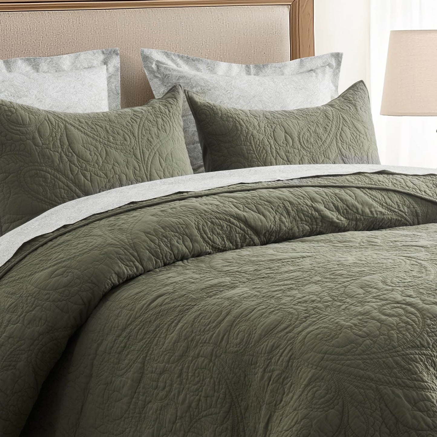 EVERGRACE 100% Cotton Paisley Quilt Set, Queen Size 3 Piece Set – Prewashed Lightweight Bedspread with 2 Shams, Soft & Breathable Matelasse-Style Quilted Coverlet, Olive Green