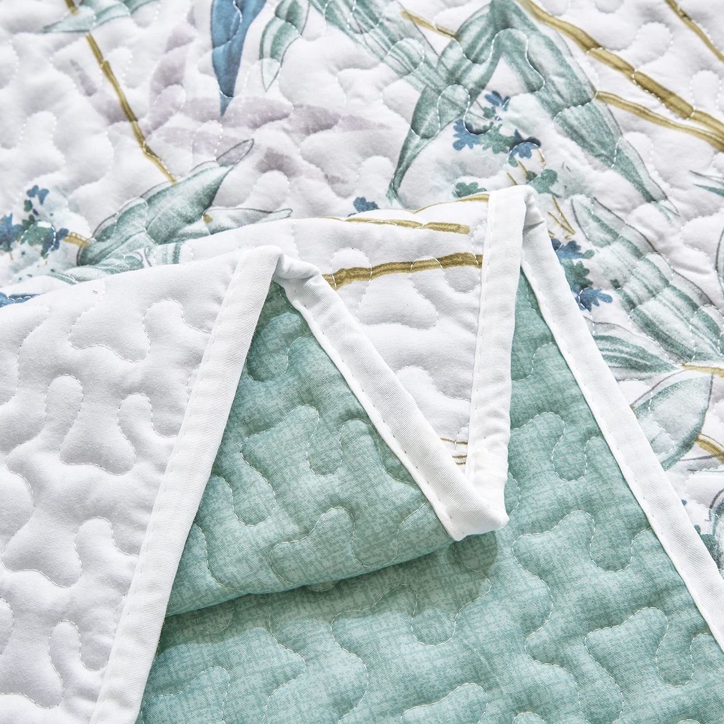 Botanical Quilt Set 3 Pieces King Size, Green Leaves Printed on White Reversible Bedspread Coverlet Set, Soft Microfiber Lightweight Bed Cover for All Season (102" x 90", 1 Quilt+ 2 Pillow Shams)