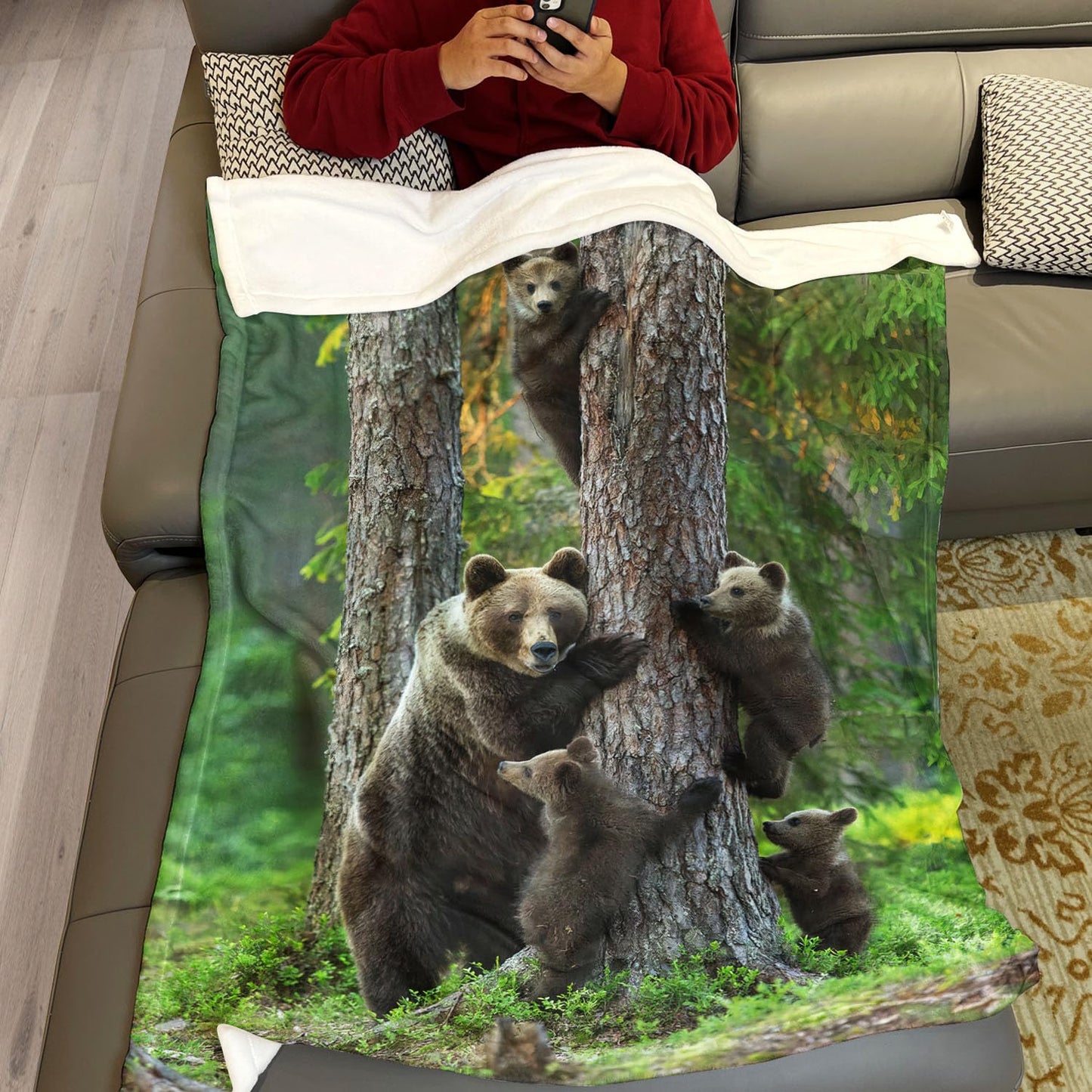 KLRIGR Wildlife Brown Bear Throw Blanket, Soft Flannel Blanket with Bear Cubs Climbing Tree, Cozy Forest Nature Print for Couch Bed Home Decor, 60"x80"