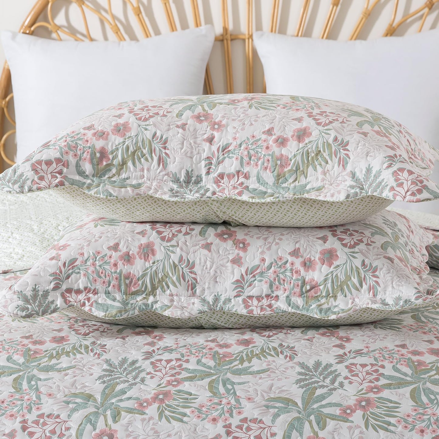 Etwel Lightweight Queen Size Quilt Set - Breathable Reversible Cotton Bedspread for Hot Sleepers, Farmhouse Floral Bedding Set with 2 Pillow Shams for All Season (90"x98", Green Botanical Floral)