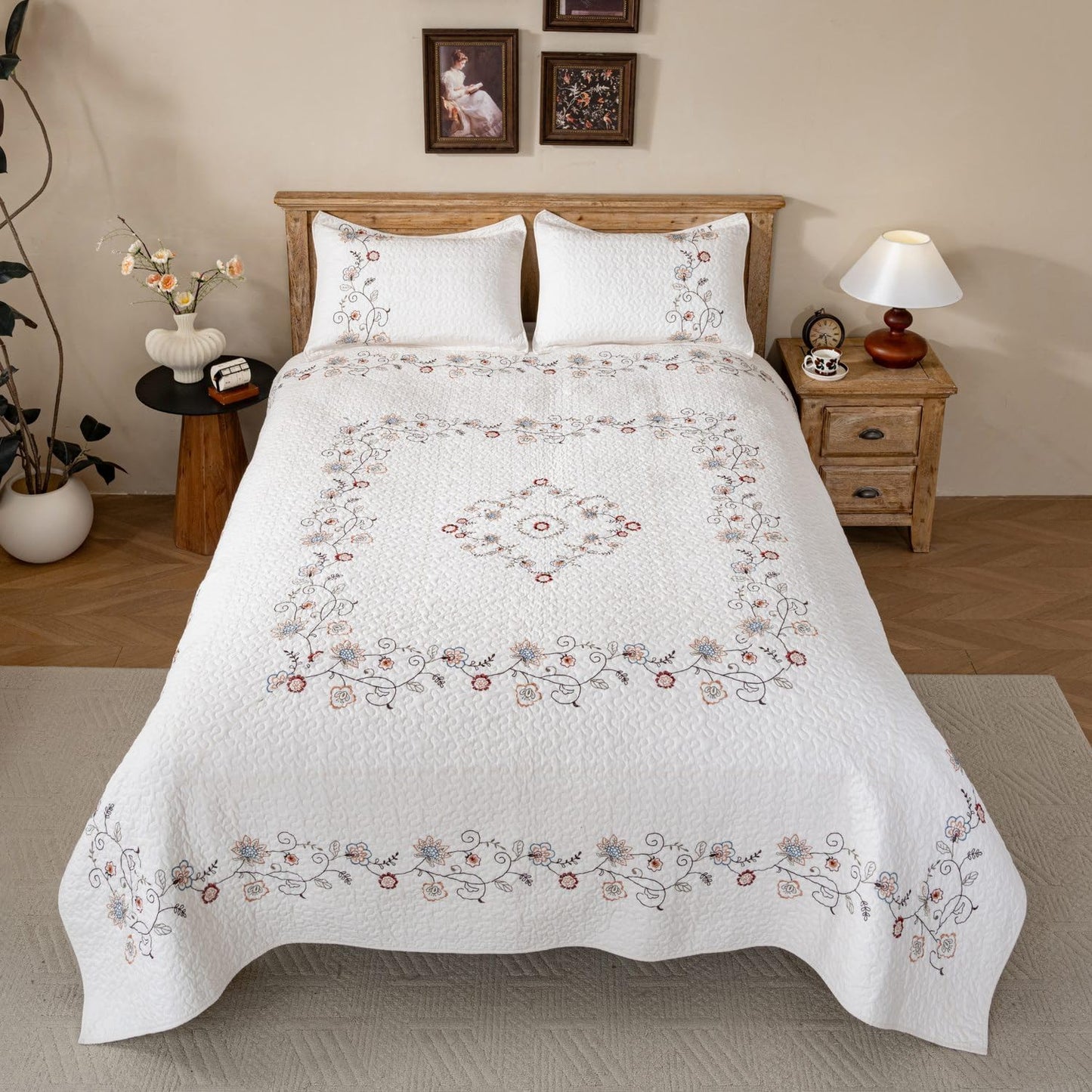meadow park Embroidery Quilt Set 3-Piece Prewashed. 100% Cotton. Embroidery and Allover Quilting. Queen Size Bed Spread. Ivory Color.