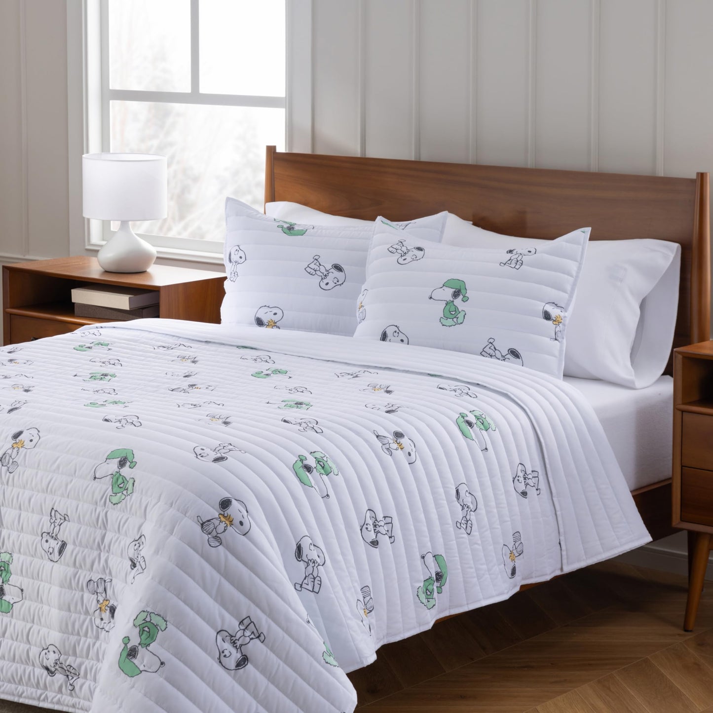 Berkshire Peanuts® Microfiber Quilt Set, Officially Licensed Snoopy & Woodstock, Ultra Soft Lightweight Coverlet with 1 Sham, All-Season Bedding for Bedroom(Twin/TwinXL, Snoopy's Cuddly Dreams White)