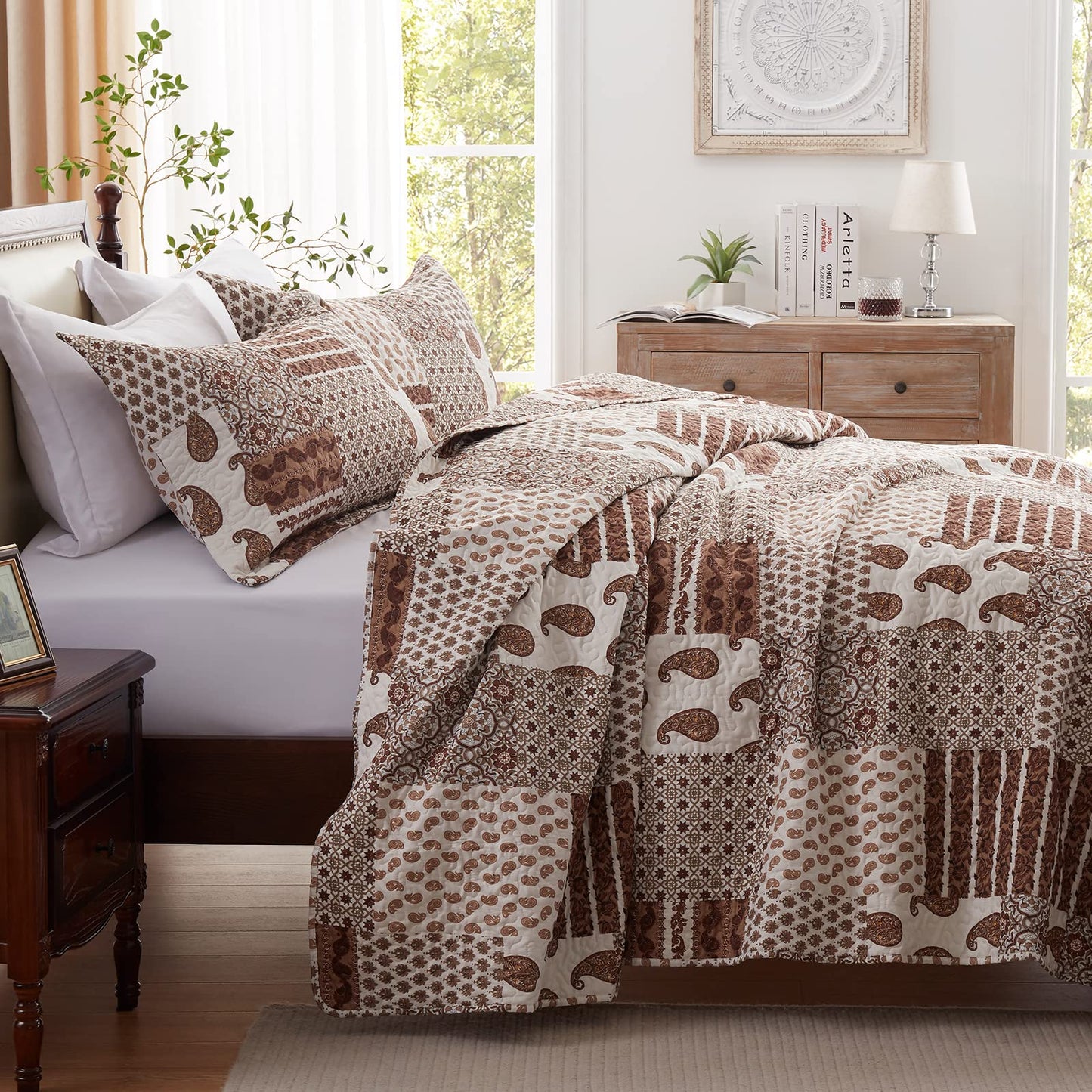 LEAONME Quilt Set King Size 3 Piece Bedspread Coverlet Lightweight Comforter Microfiber Reversible Bedding Set for All Season Oversized 98x106 Inch Bed Cover Paisley Brown (1 Quilt, 2 Pillow Shams)