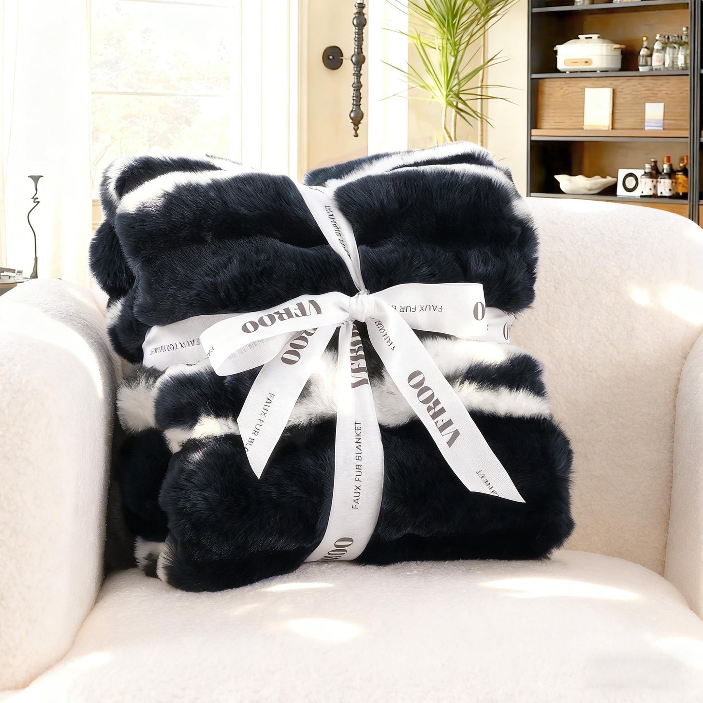 VFROO Plush Faux Rabbit Fur Throw Blanket – 850GSM Thick & Warm, Ultra Soft Fluffy Blanket for Couch, Bed, Sofa, Ideal Gift for Women, 50" × 60", Black