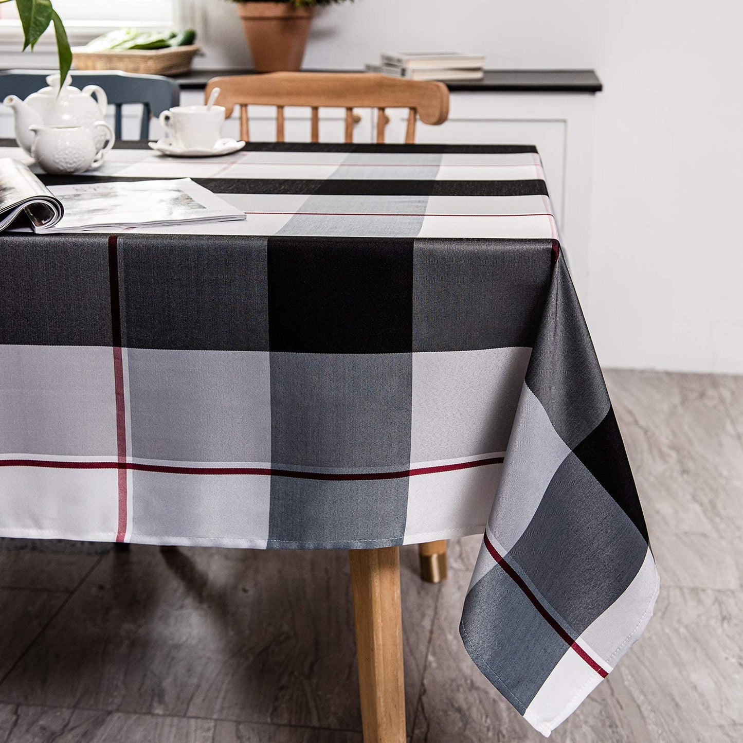 Melodieux Rectangle Plaid Check Tablecloth Spill Proof Water Wrinkle Resistant Table Cover Holiday Party Outdoor Checkered Tabletop Decoration Kitchen Dining Room, 60" x 120", Black