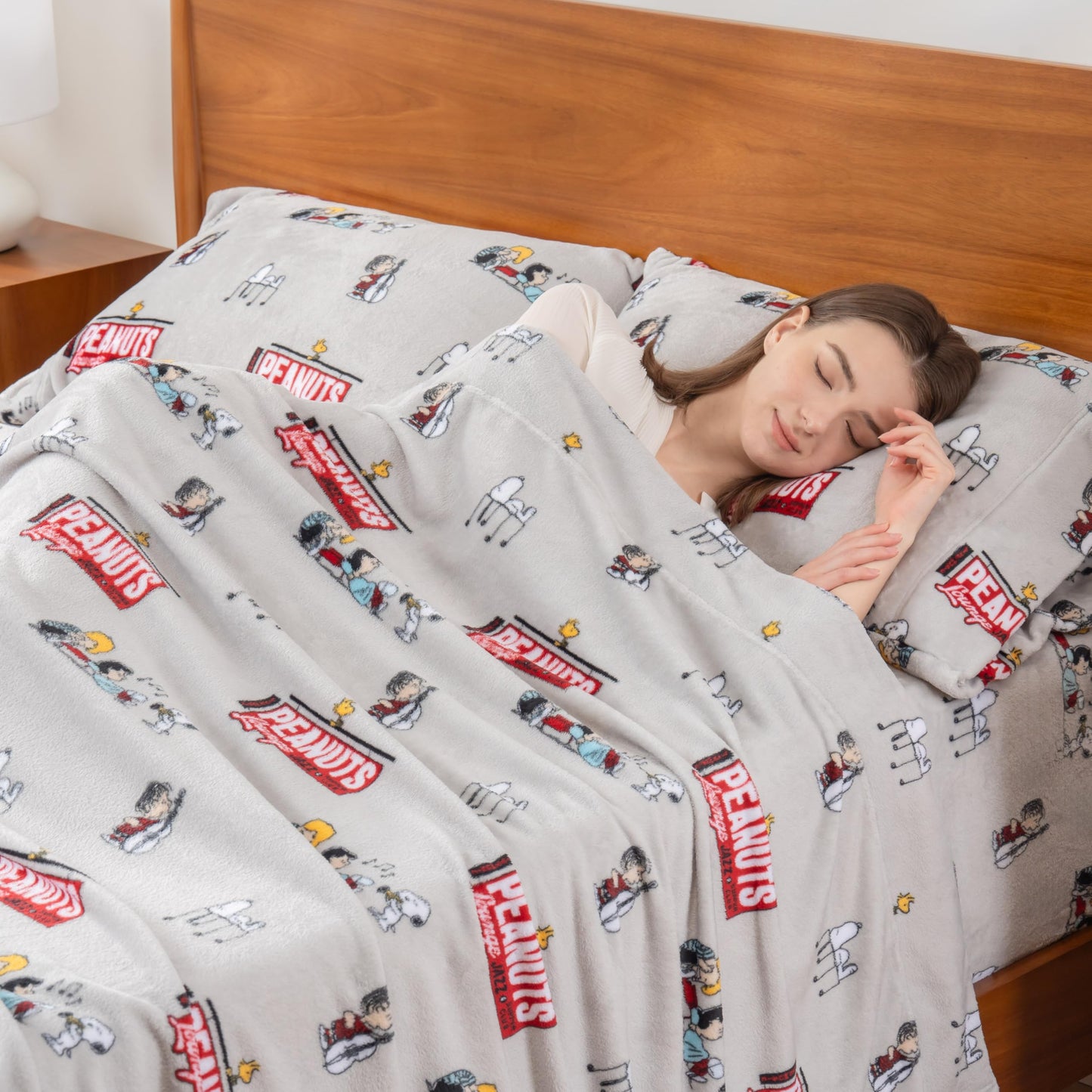 Berkshire Peanuts® Velvetloft® Plush Full Sheet Set,Extra Warm Fleece Sheets,4-Piece Cute Character Snoopy Printed Soft Plush Sheet Set,Jazz Lounge Grey Red